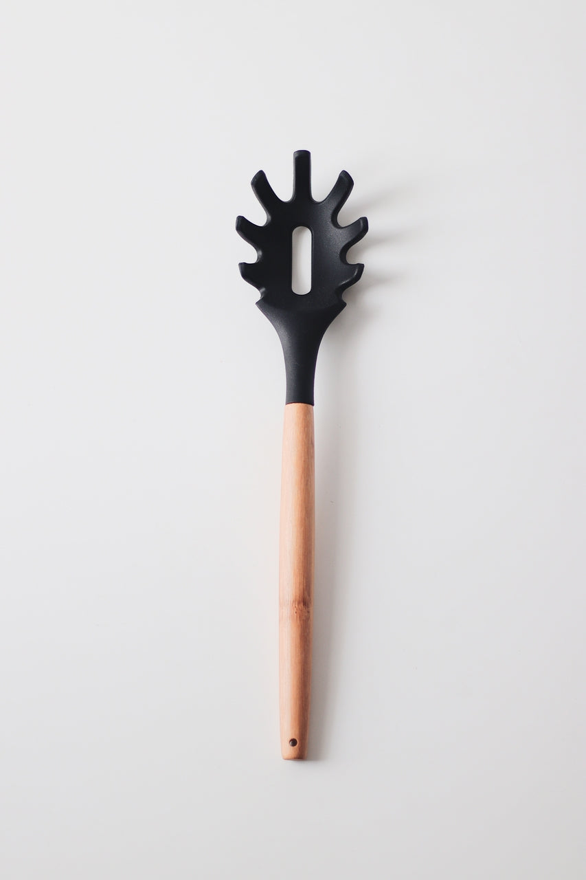 Pegador de Massa de Silicone com Cabo de Bambu
