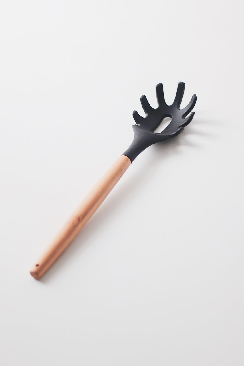 Pegador de Massa de Silicone com Cabo de Bambu