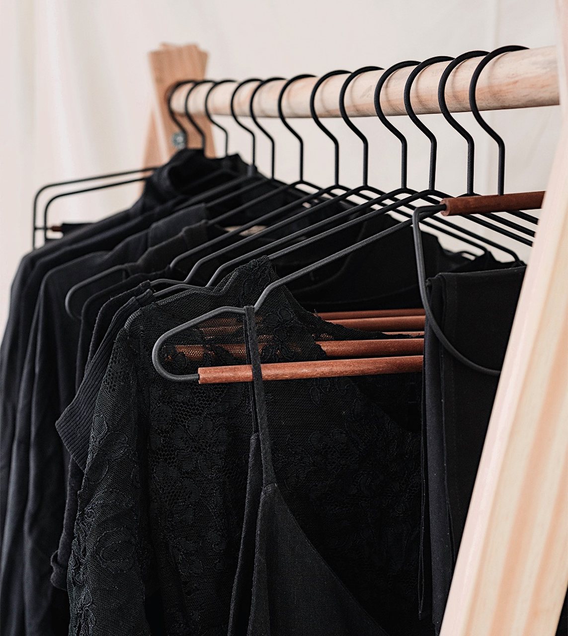 Kit Cabide Minimalista para Roupas - 2 Peças
