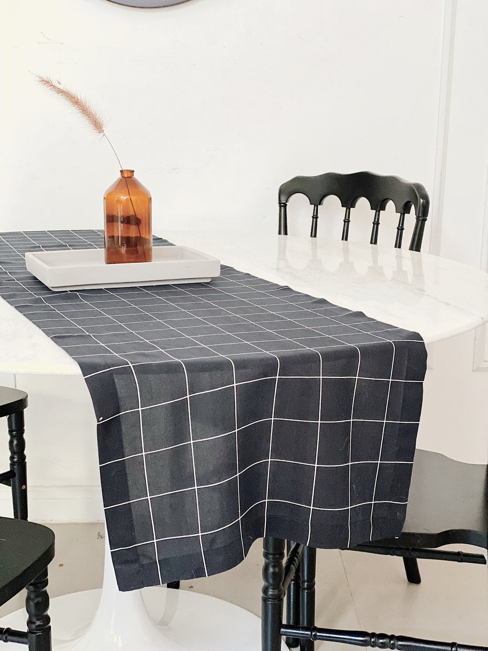 Caminho de Mesa - Grid Preto