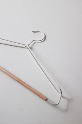 Cabide Minimalista para Casacos