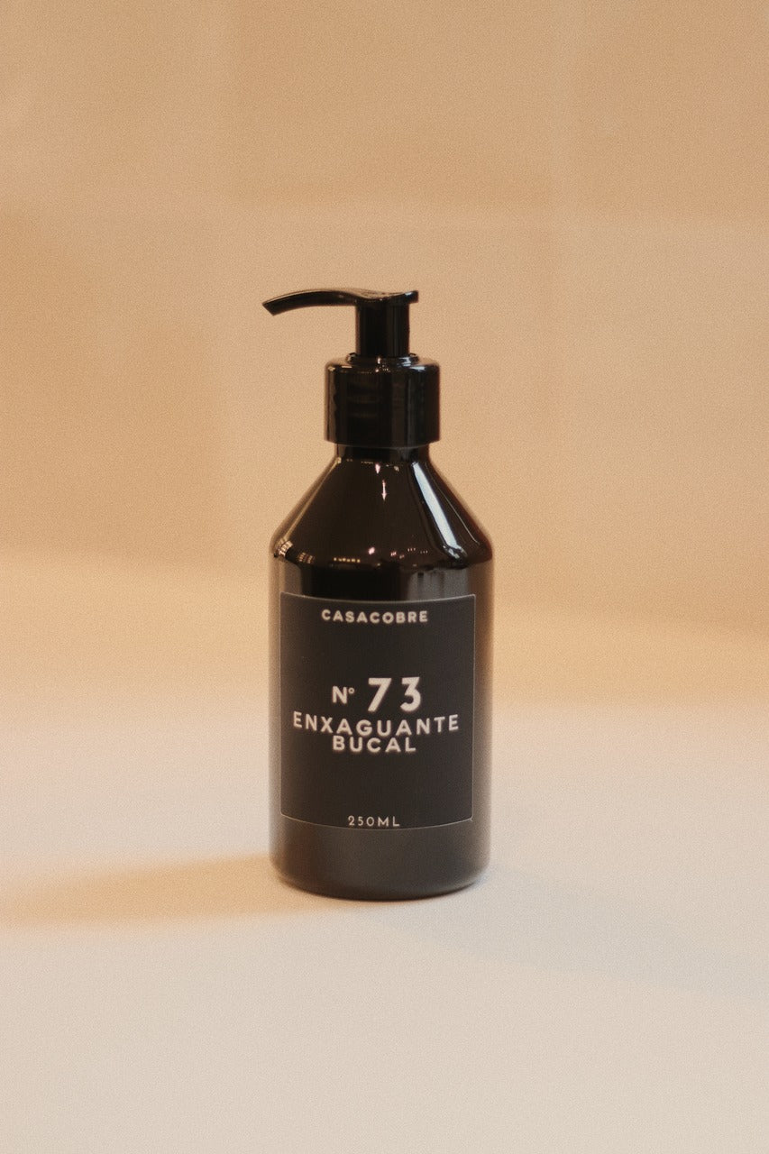 Mini Frasco Black Enxaguante Bucal - 240ml