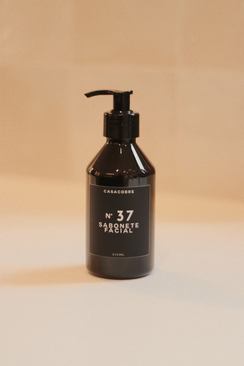 Mini Frasco Black Sabonete Facial - 240ml
