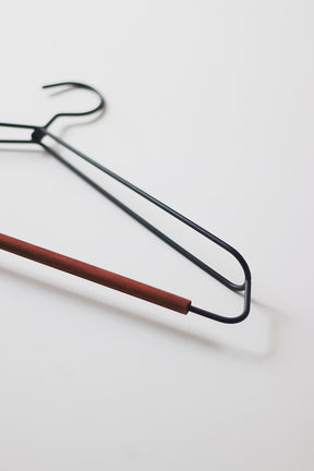 Cabide Minimalista para Casacos