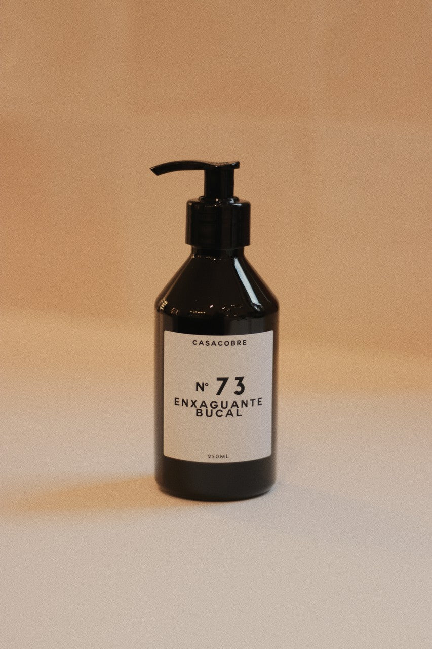 Mini Frasco Black Enxaguante Bucal - 240ml