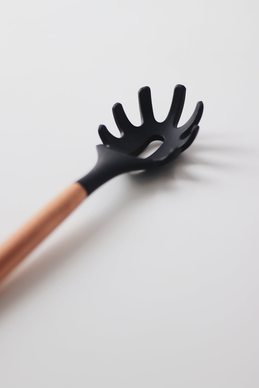 Pegador de Massa de Silicone com Cabo de Bambu