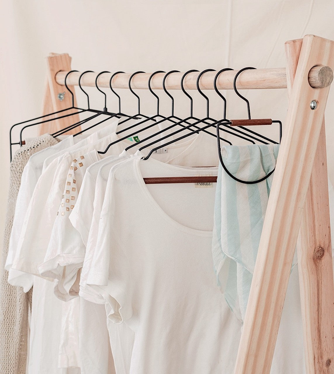 Kit Cabide Minimalista para Roupas - 2 Peças