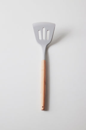 Espátula Vazada de Silicone com Cabo de Bambu